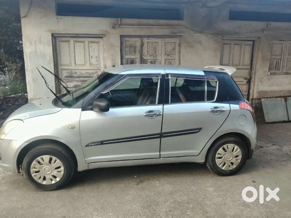 Maruti Suzuki Swift 2010 Cng & Hybrids 122000 Km Driven