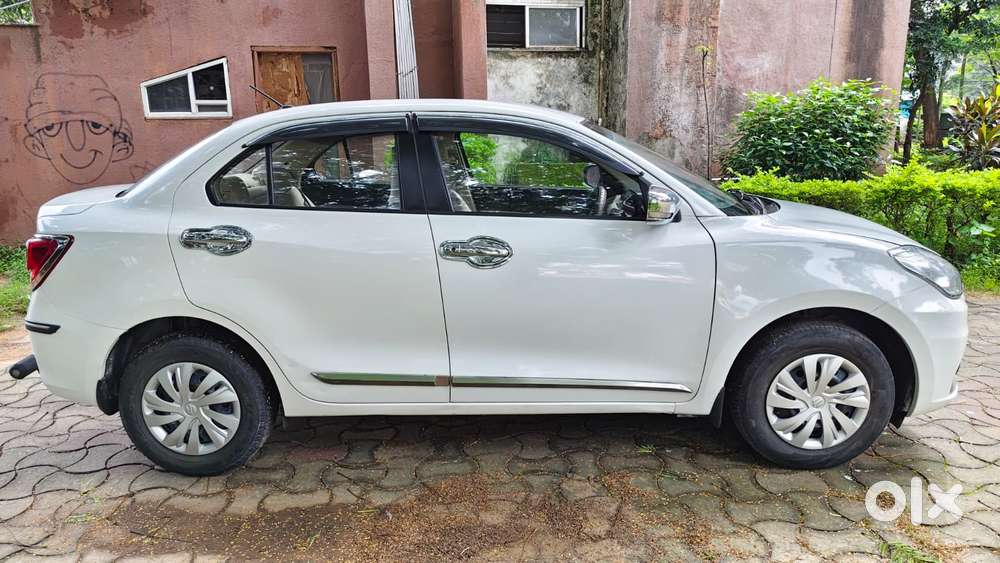 Maruti Suzuki Dzire 1.2 Vxi, 2022, Petrol