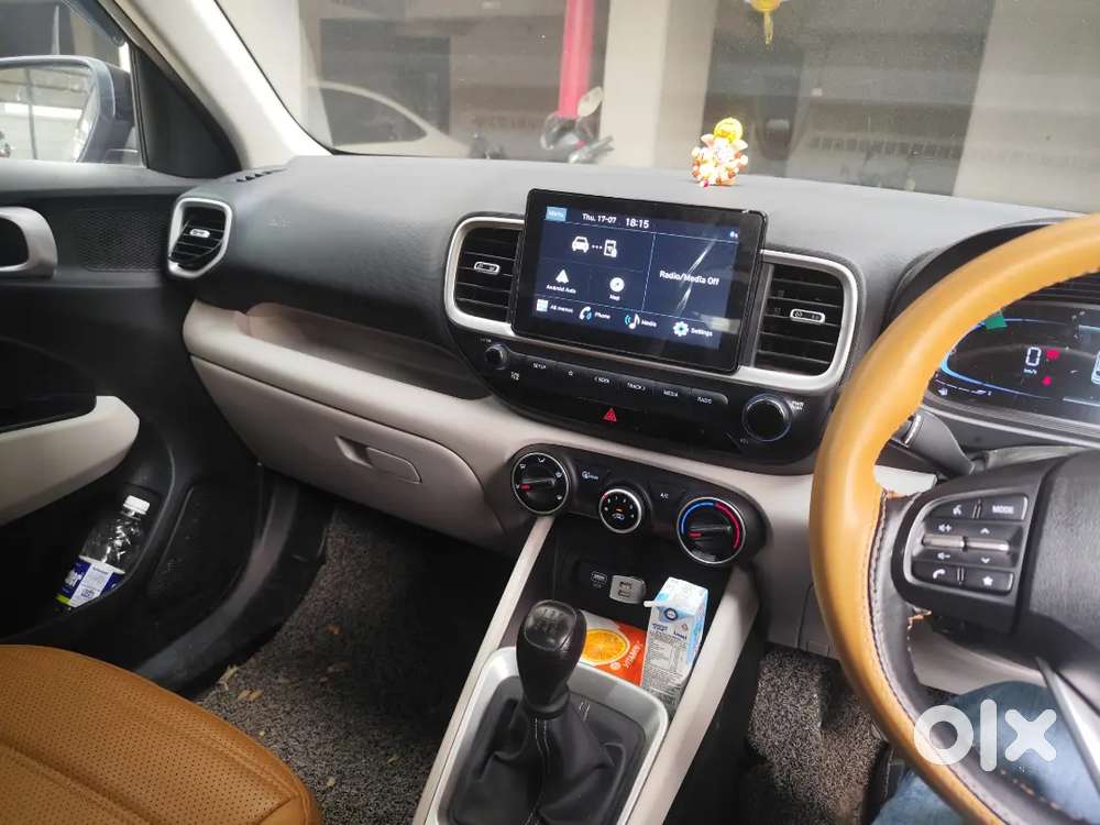 Hyundai Venue 2023 Petrol 24000 Km Driven Cng+petrol