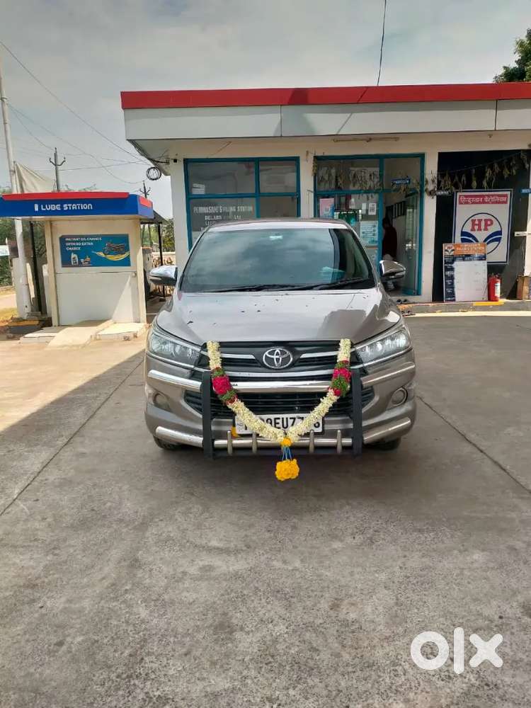 Toyota Innova Crysta 2017 Diesel 290000 Km Driven