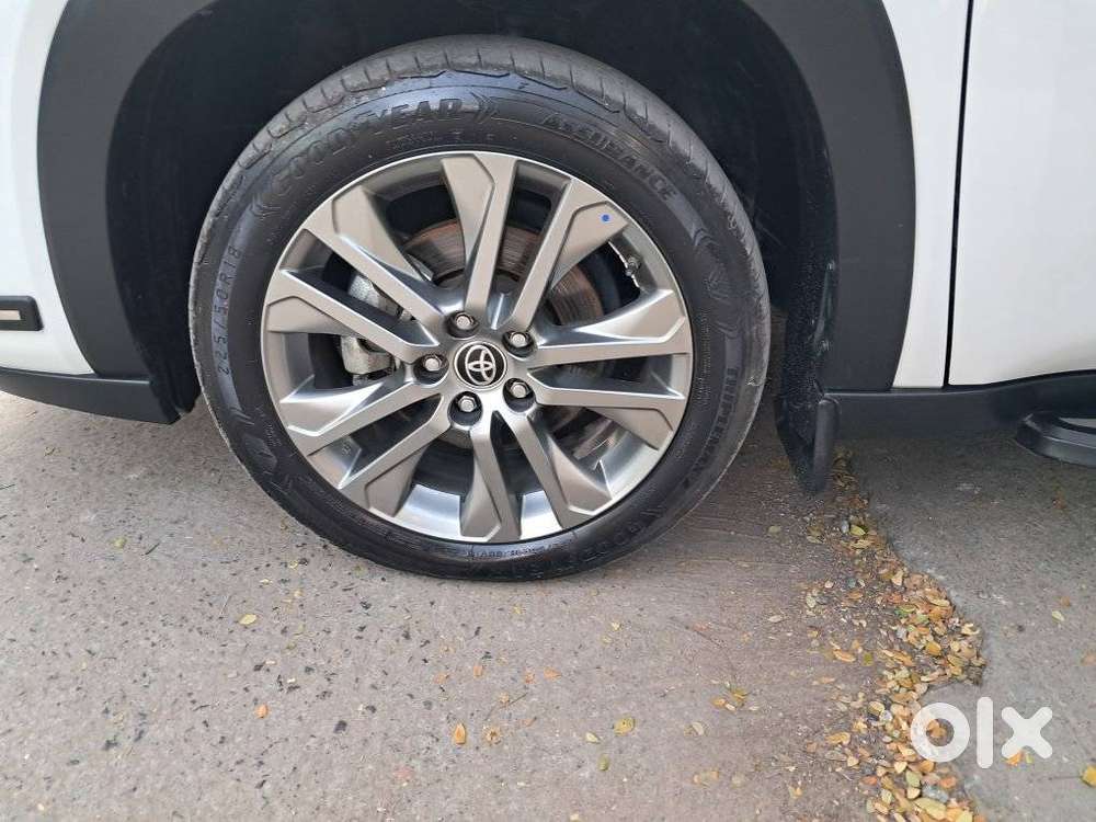 Toyota Innova Hycross 2.0 Zx Hybrid 7 Str, 2024, Petrol