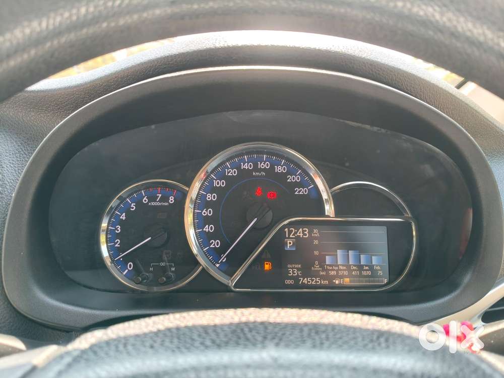 Toyota Yaris V Cvt, 2019, Petrol