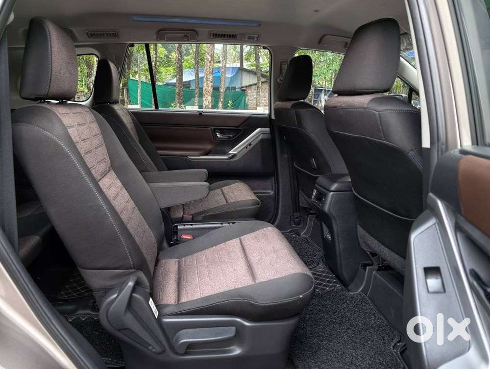 Toyota Innova Hycross 2.0 Vx (o) Hybrid 7 Str, 2024, Petrol