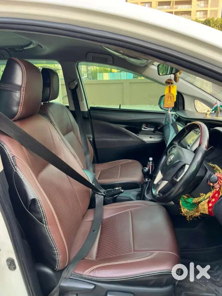 1640000 Price Of Innova Crysta