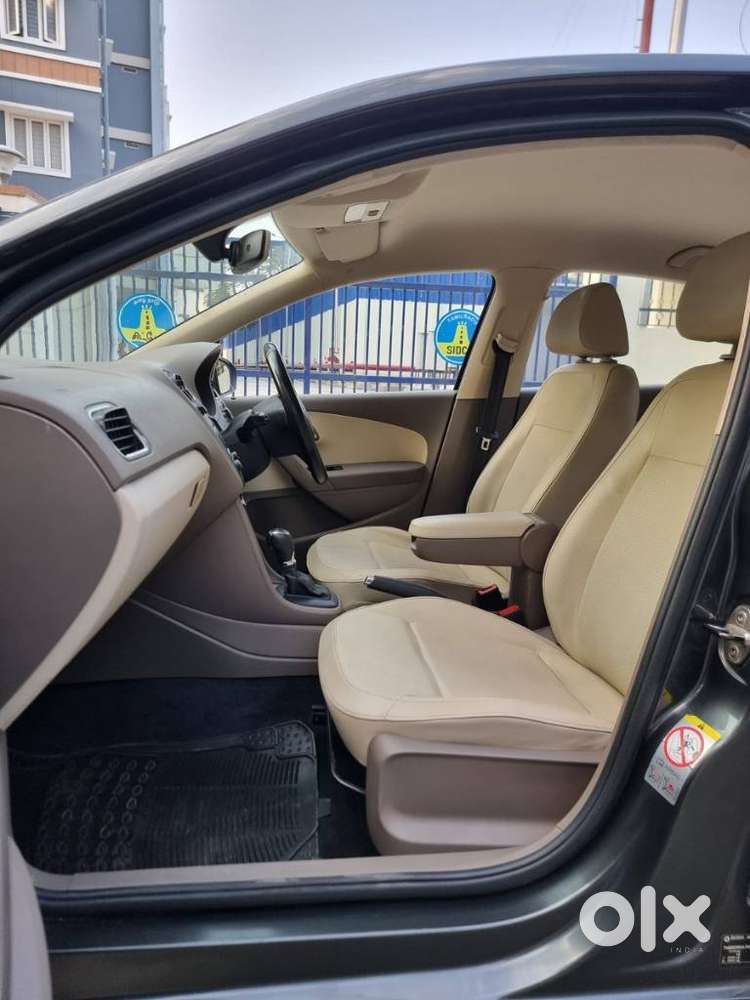 Skoda Rapid [2016-2018] 1.6 Style Plus Mpi At, 2016, Petrol