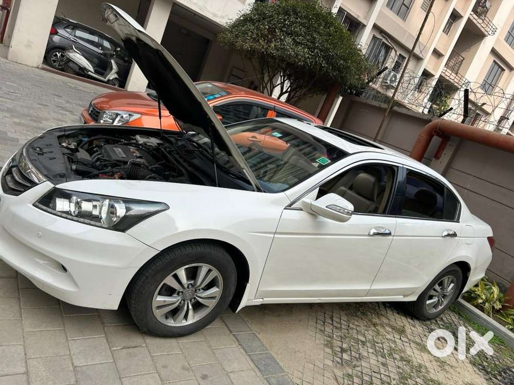  Honda Accord 2.4 Mt  Sunroof  White  Excellent Condition