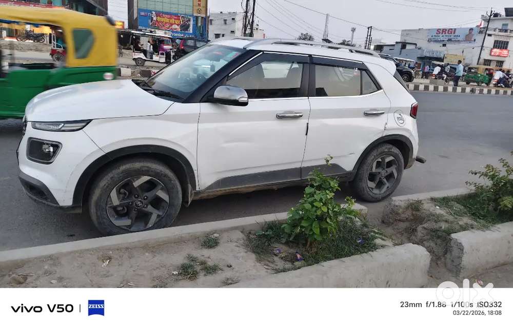 Hyundai Venue 2020 Petrol 130000 Km Driven