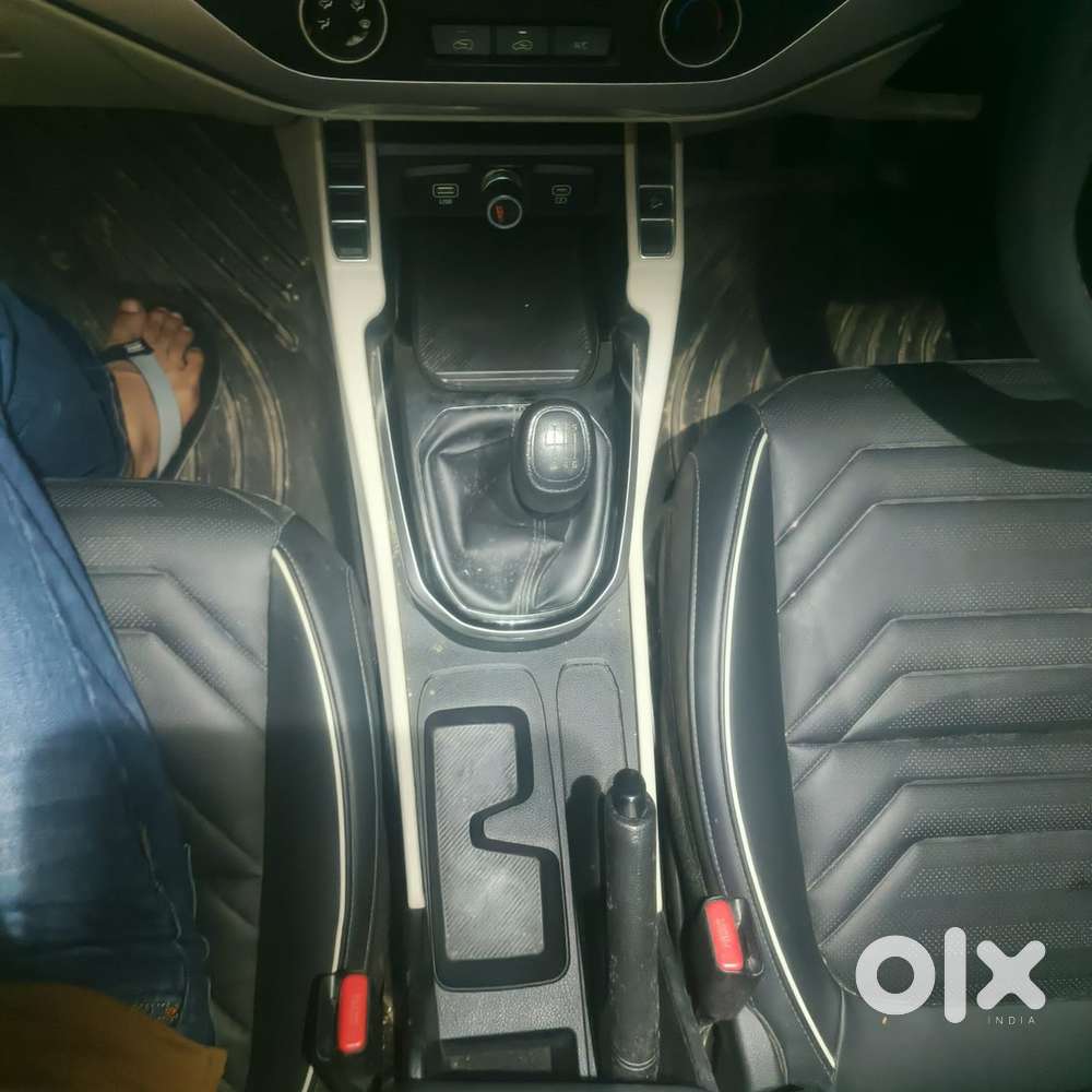 Kia Carens Petrol Manual 2024