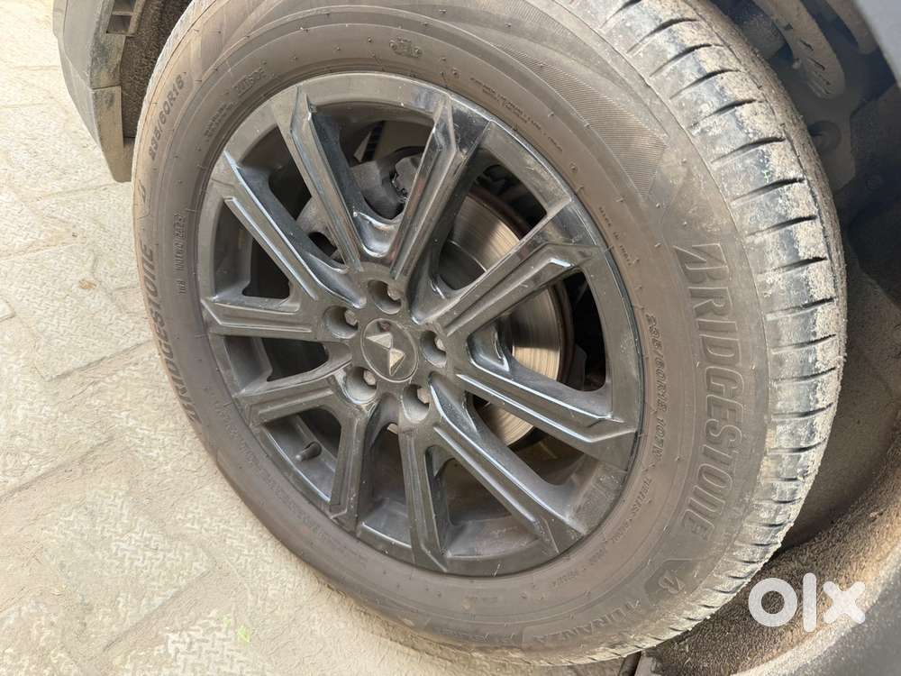 Mahindra Xuv700 Diesel 2024 Ax7l Awd Top Model