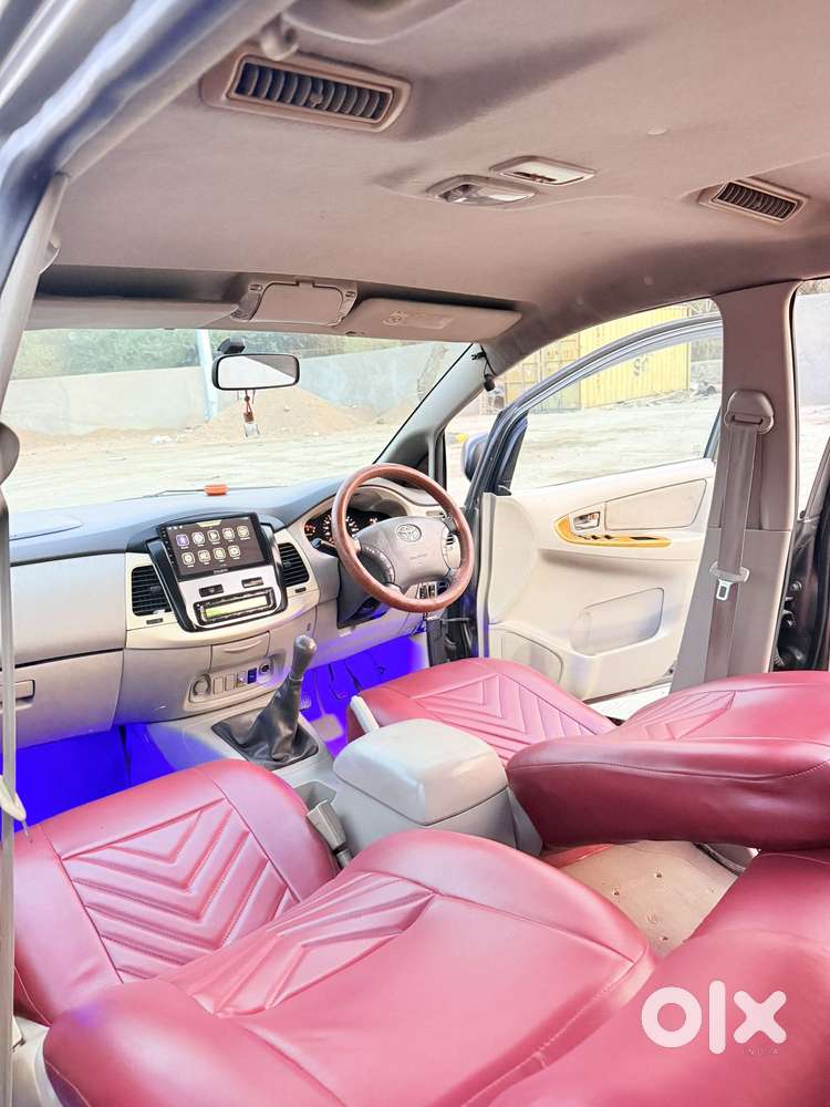 Toyota Innova 2.5 Vx 8 Seater Bs Iv, 2011, Diesel