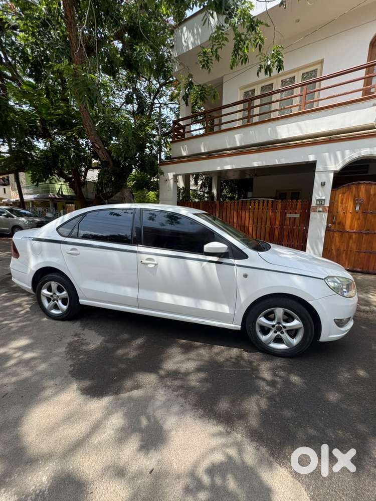 Skoda Rapid 1.6 Tdi Ambition Plus, 2014, Diesel