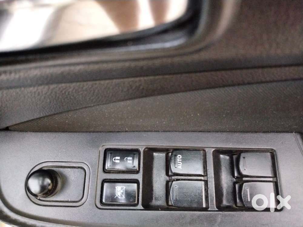Maruti Suzuki Swift Vxi 1.2 Abs Bs-iv, 2019, Petrol