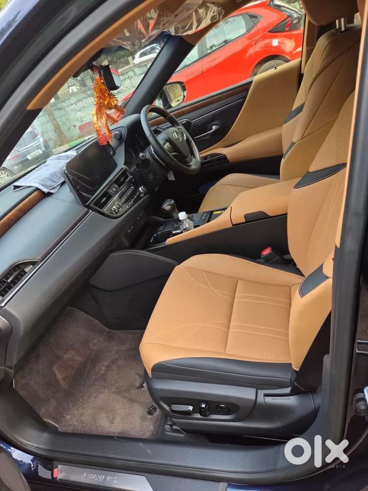 Lexus Es, 2025, Petrol