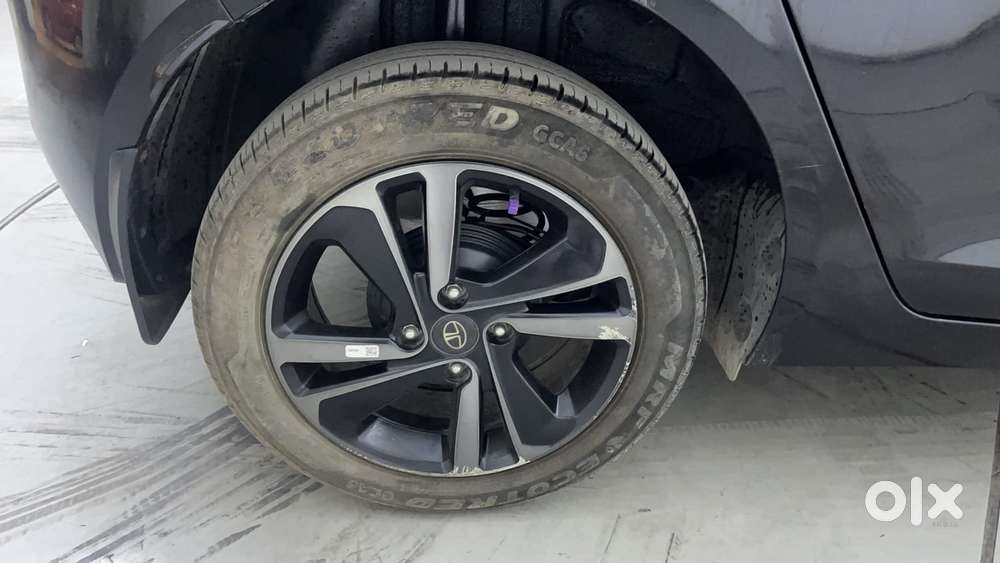 Tata Altroz 1.2 Xz Plus Dark Edition, 2023, Petrol