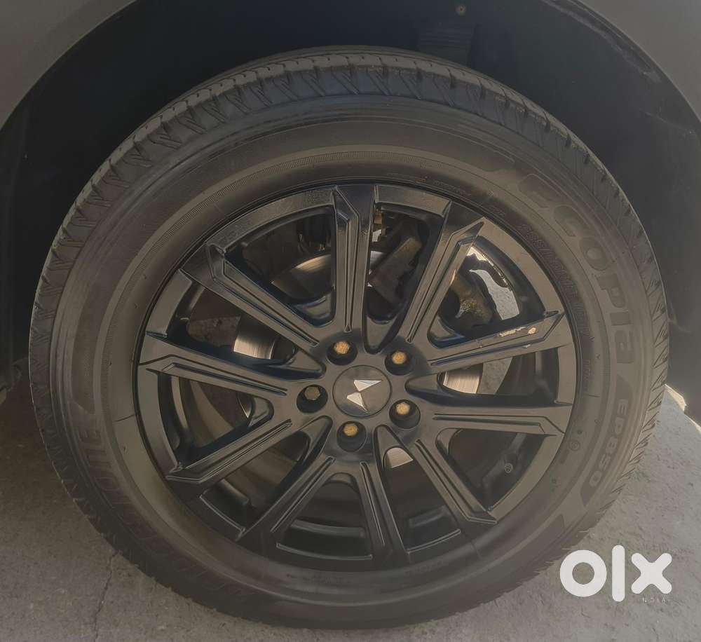 Mahindra Xuv700 2.0 Ax 7 Petrol At Luxury Pack Str, 2024, Petrol