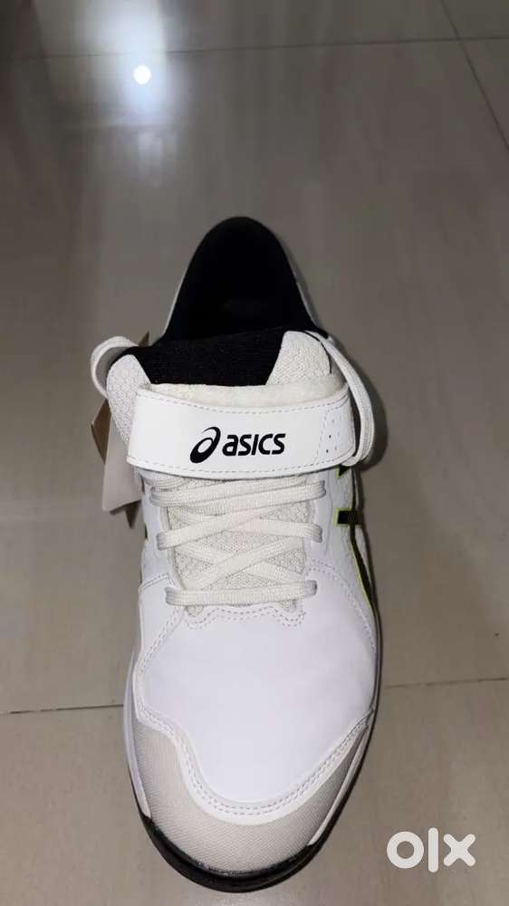 BRAND NEW ASICS Speed Menace FF  price negotiable