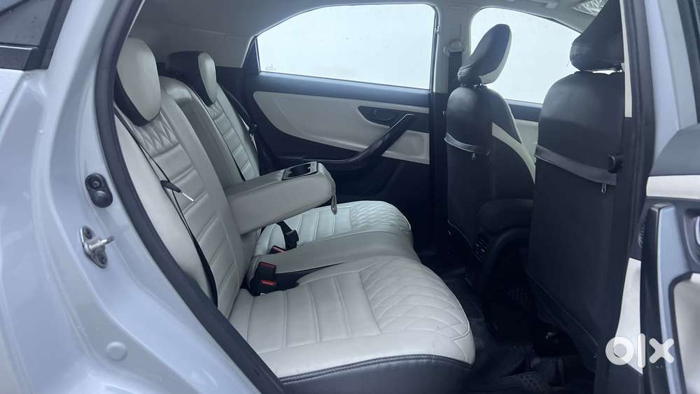 Tata Nexon Creative Plus 1.2 Revotron Petrol 6 Mt Dt, 2025, Petrol