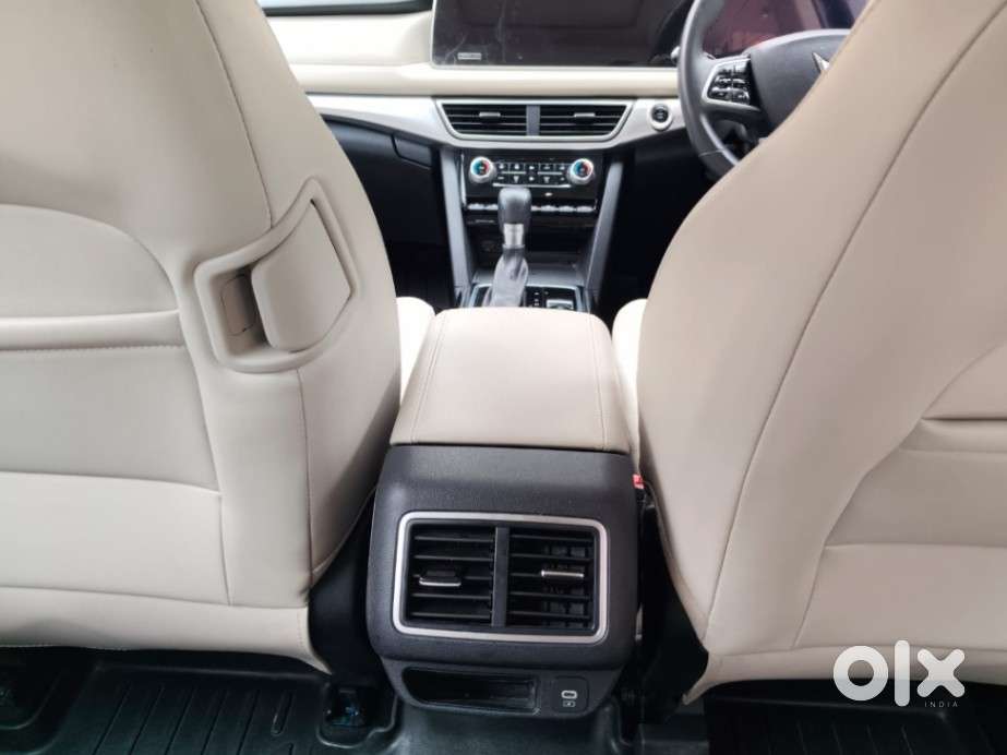 Mahindra Xuv700 2.2 Ax 7 Diesel At Luxury Pack Str, 2022, Diesel