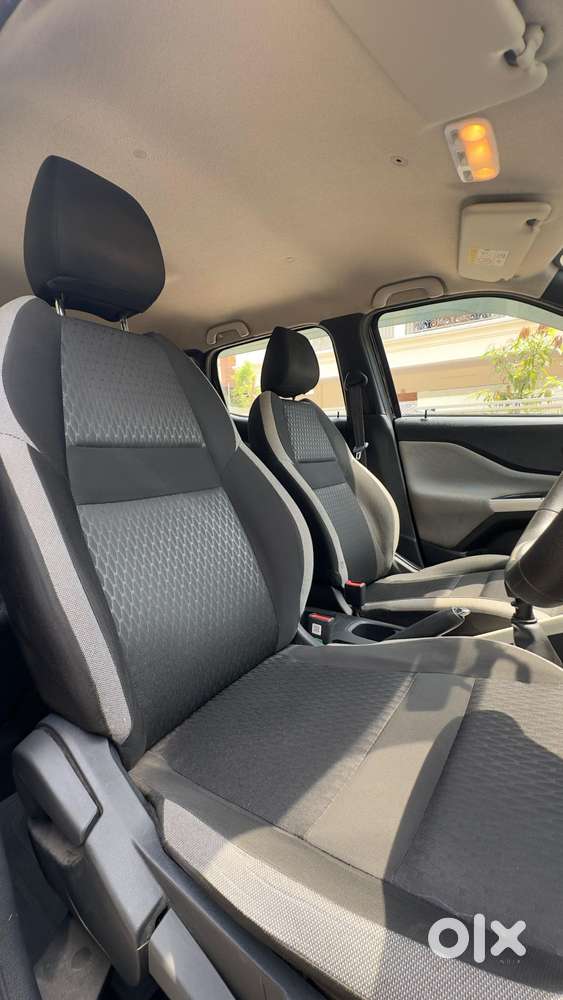 Nissan Magnite 1.0 Xv, 2022, Petrol