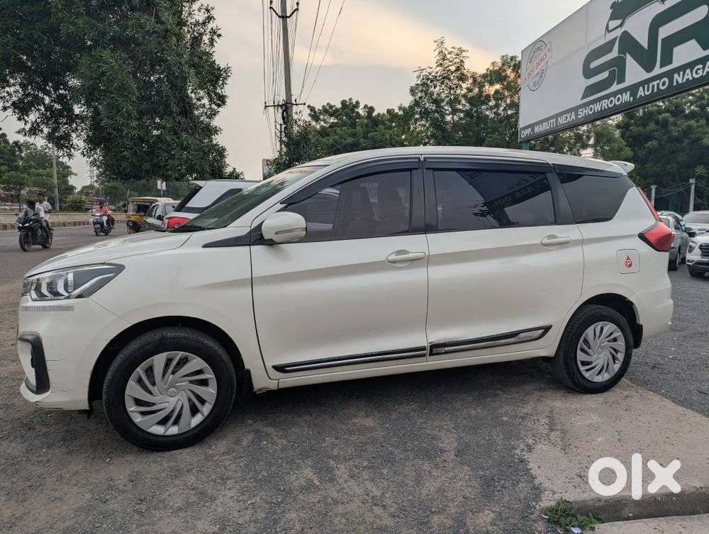 Maruti Suzuki Ertiga 1.5 Vxi, 2022, Petrol