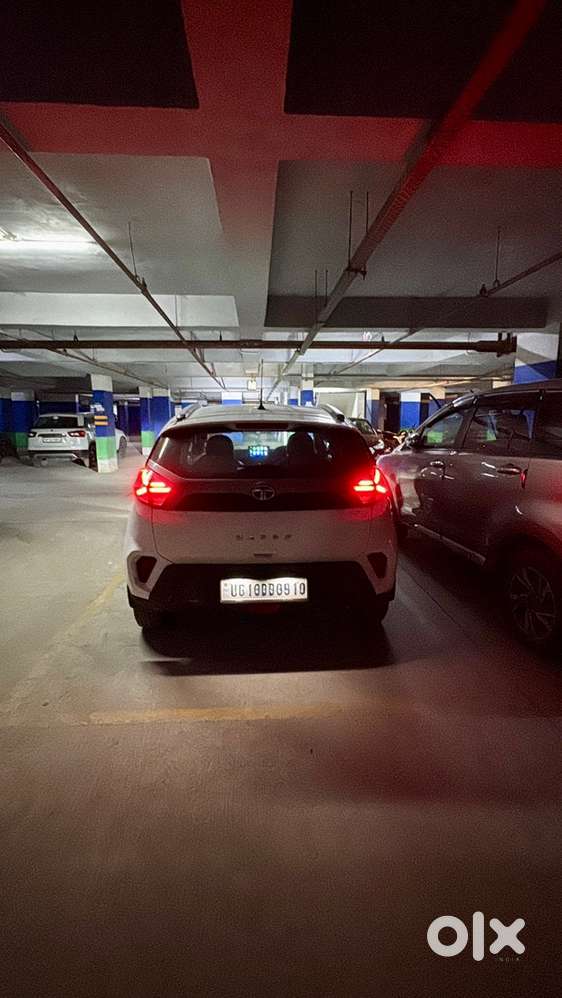 Tata Nexon Xma Amt (automatic) Petrol+cng Single Owner