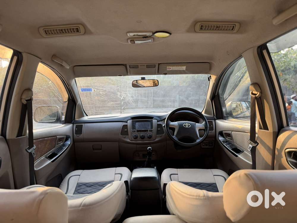 Toyota Innova 2.5 G (diesel) 8 Seater Bs Iv, 2015, Diesel