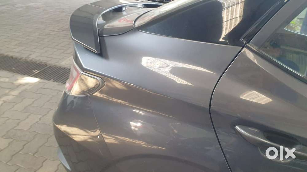 Hyundai Aura Cng & Hybrids 40000 Km Driven