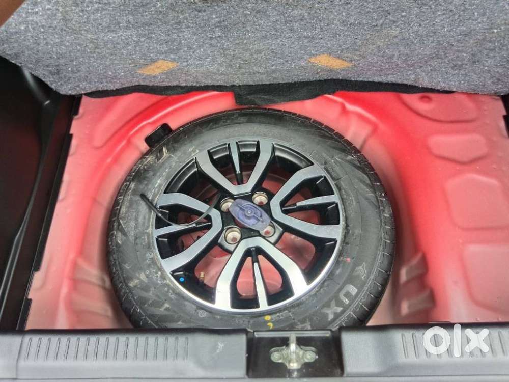 Maruti Suzuki Swift Vxi + Manual, 2022, Petrol