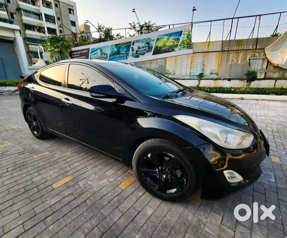 Hyundai Elantra 2012 Petrol Family Car
