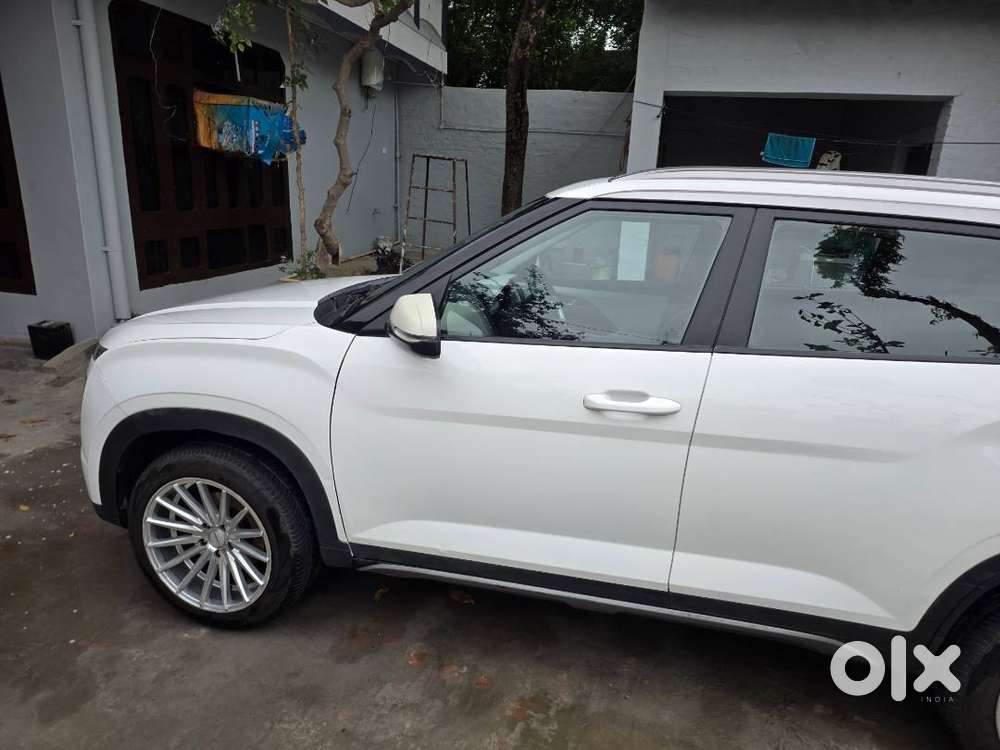 Excellent Condition , Non Accident , 18 Inch Vossen Allows