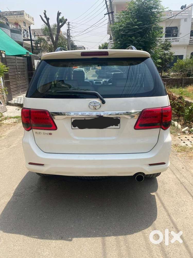 Toyota Fortuner 2015 Diesel 85000 Km Driven