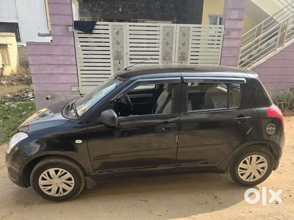 Maruti Suzuki Swift 2006 Petrol 132000 Km Driven