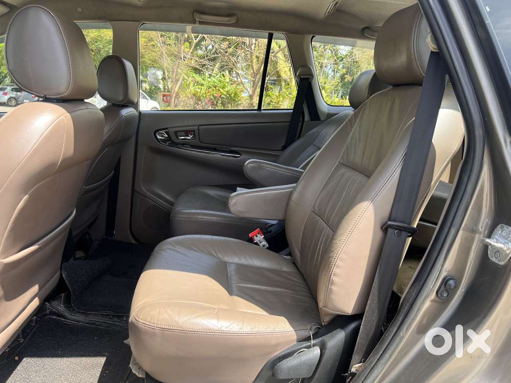 Toyota Innova 2.5 Z Diesel 7 Seater, 2015, Diesel