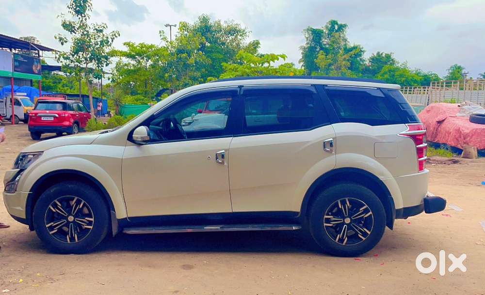 2016 Mahindra Xuv500 W8 Diesel Manual  2nd Owner  White  ₹6.5 Lakh