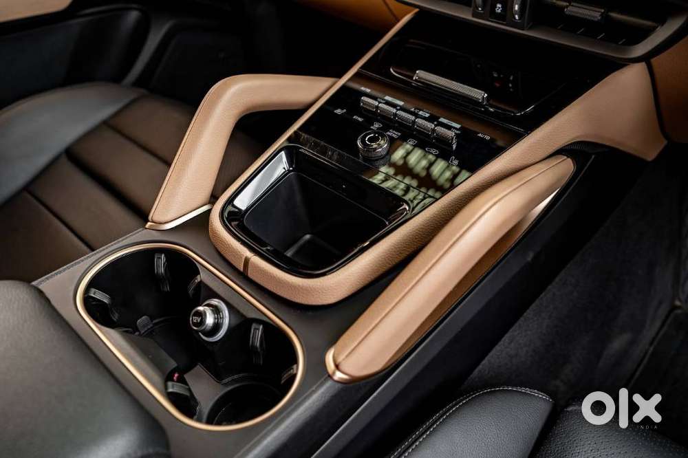 Porsche Cayenne V6 Tiptronic, 2023, Petrol