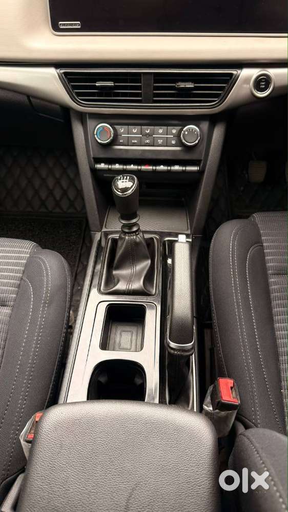 Mahindra Xuv700 2.2 Ax 5 Diesel Mt 7 Str, 2024, Diesel