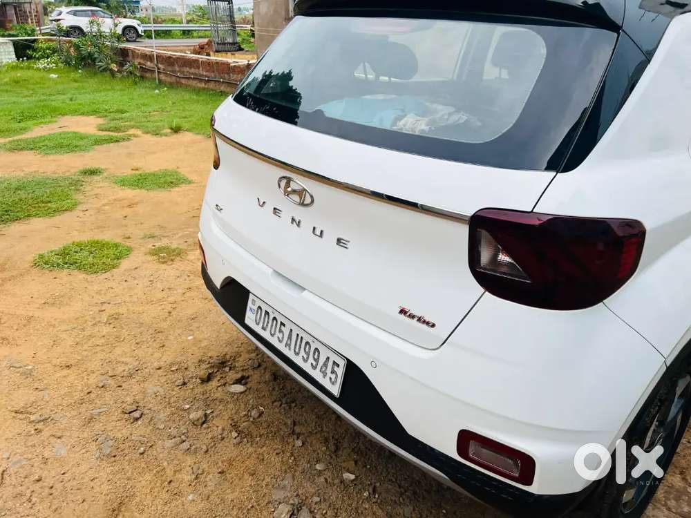 Hyundai Venue 2021 Manual Petrol 40000 Km