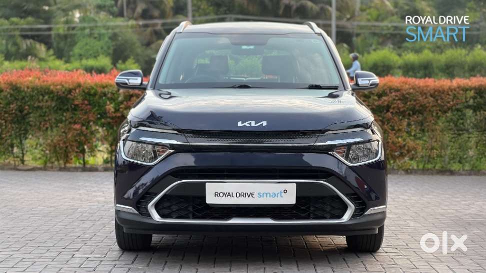 Kia Carens, 2023, Petrol