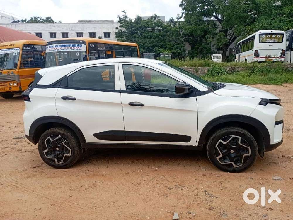 Tata Nexon Smart Plus1.2 Revotron Petrol 5 Mt, 2024, Petrol
