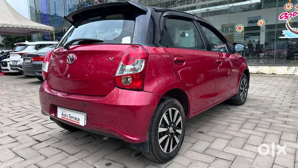 Toyota Etios Liva V Dual Tone, 2019, Petrol