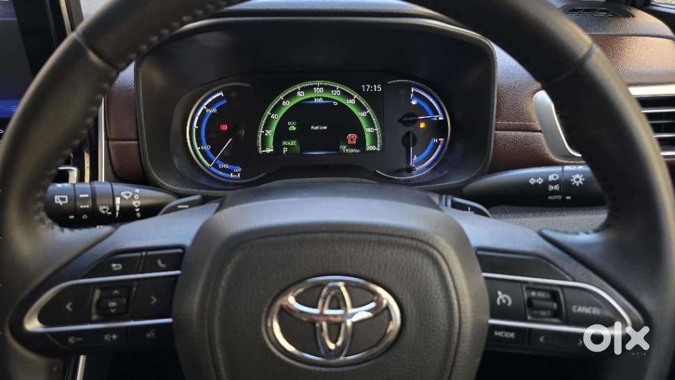 Toyota Innova Hycross 2.0 Vx Hybrid 7 Str, 2025, Petrol