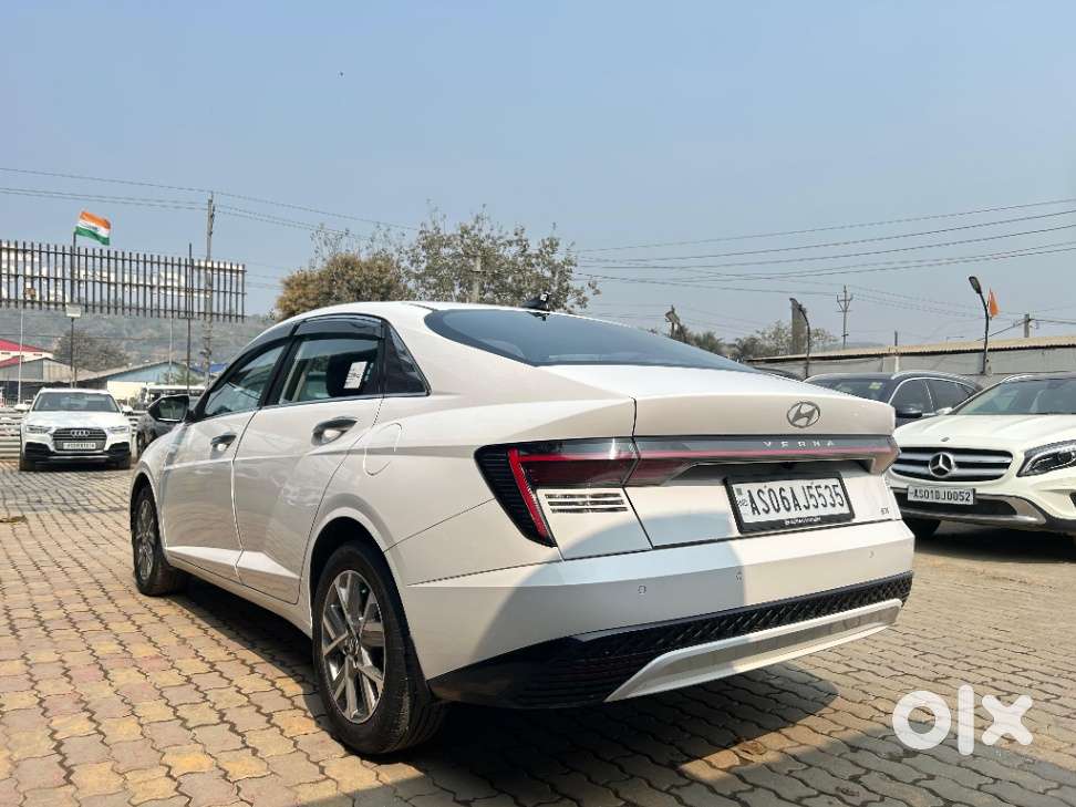 Hyundai Verna 1.5 Sx Petrol Mt, 2023, Petrol