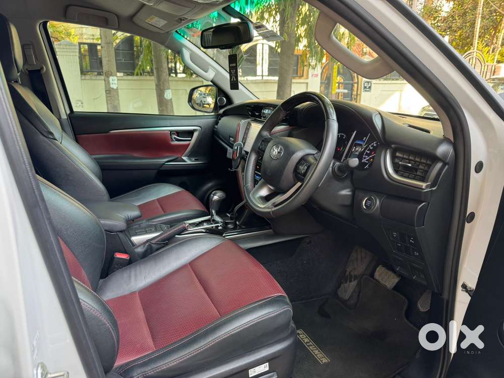 Toyota Fortuner Legender