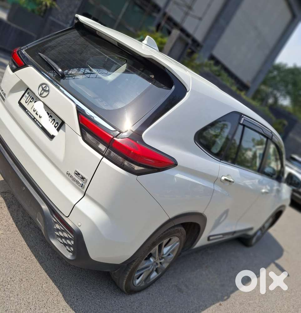 Toyota Innova Hycross 2.0 Zx (o) Hybrid 7 Str, 2025, Petrol