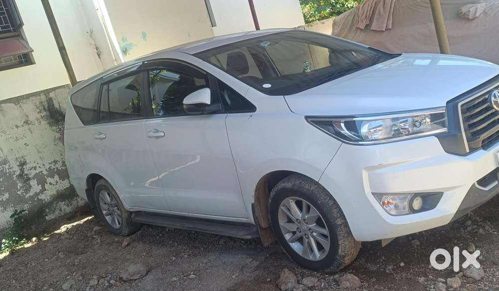 Toyota Innova Crysta 2.4 G Mt, 2023, Diesel