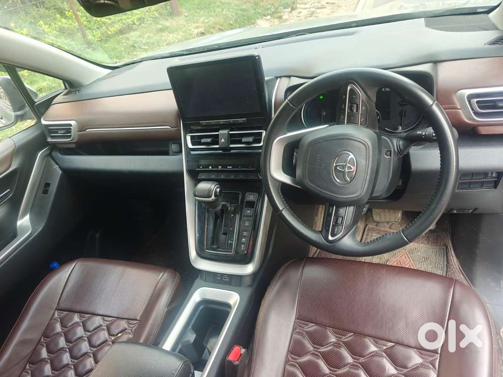 Toyota Innova Hycross 2.0 Vx Hybrid 8 Str, 2025, Petrol