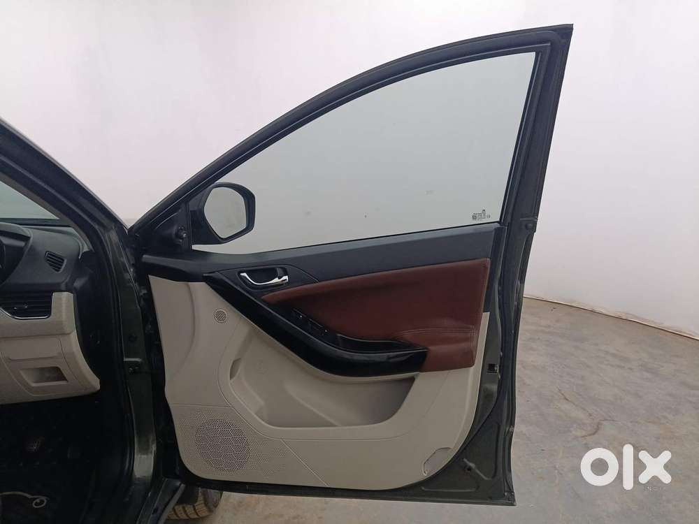 Tata Nexon 1.2 Revotron Xz Plus Dual Tone Roof (s), 2021, Petrol