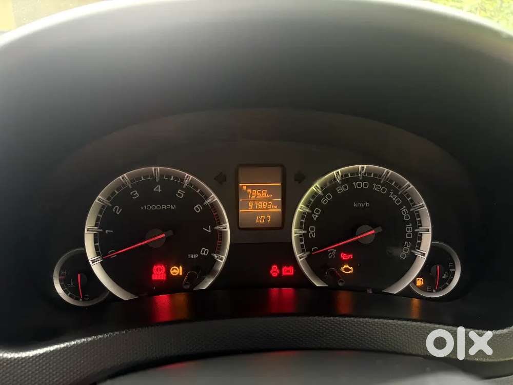 Maruti Suzuki Swift Vxi Petrol 2013
