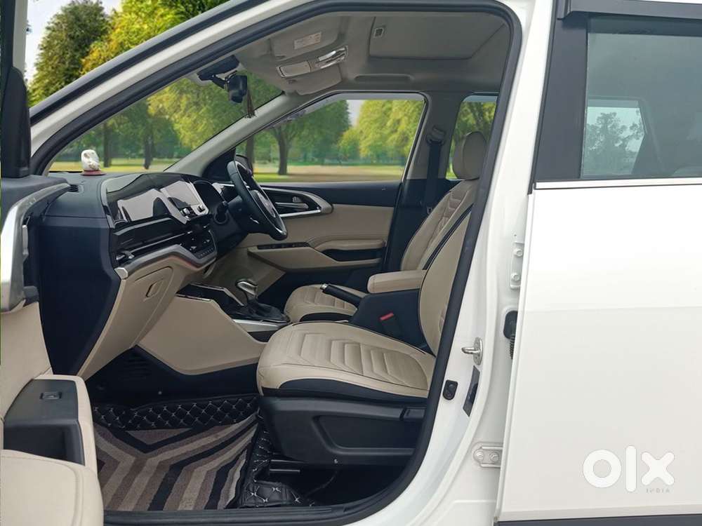 Kia Carens Luxury (o)1.5 Turbo Petrol Dct 7 Str, 2023, Petrol