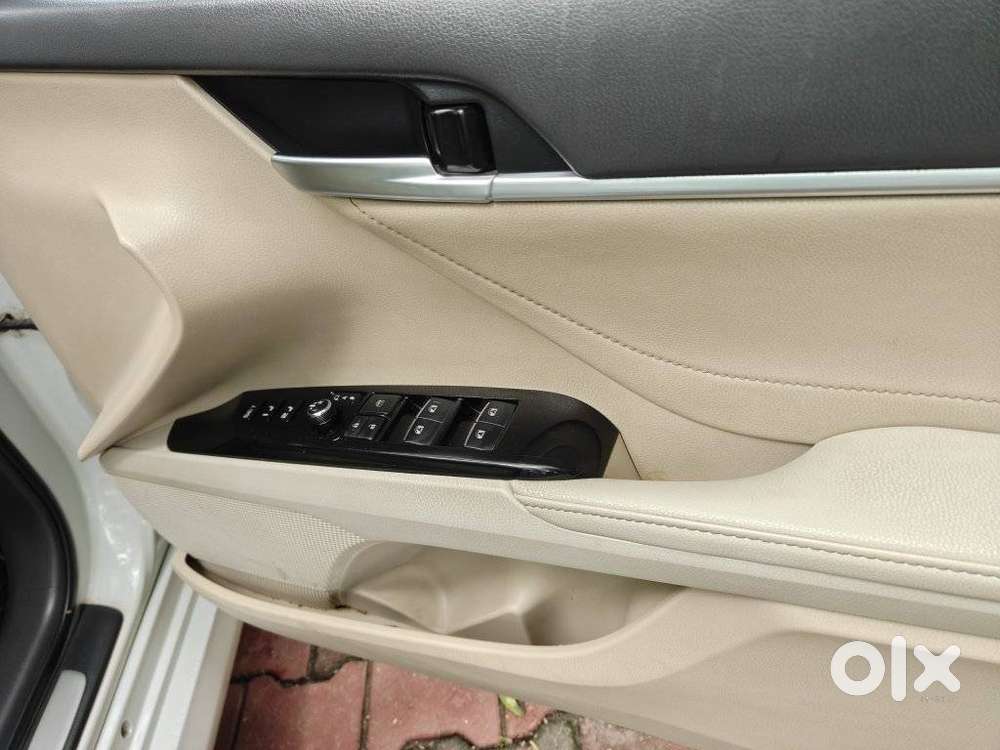 Toyota Camry [2019-ongoing] 2.5 Hybrid, 2019, Petrol